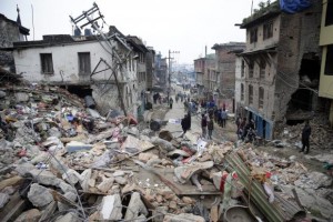 Destruição de prédios em Katmandu, após terremotoAbir Abdullah/EPA/Agência Lusa 